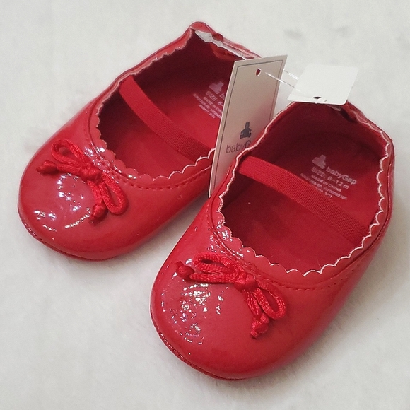 GAP Other - NWT Baby Gap Red Scallop Edge Bow Soft Shoes Baby Girl 6-12 Months